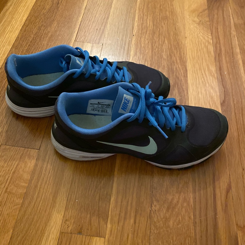 Nike women’s sneakers navy blue 7.5